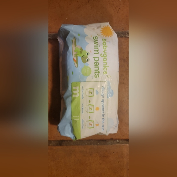 New Babyganics Swim Pants Sun Sensing Color Changing Medium 11 Ct 24 - 34 lbs - Picture 3 of 4